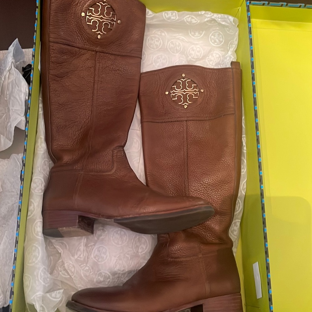 Tory Burch boots size 7